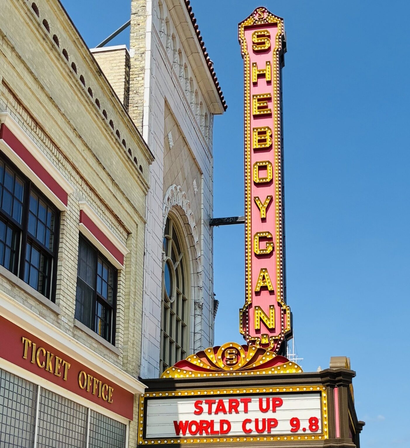 Entrepreneurs fine-tune pitches for upcoming competition - The